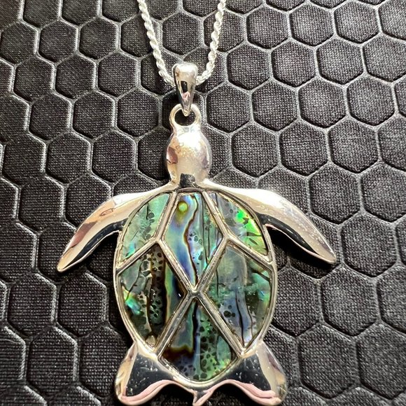 Venice By The Sea Jewelry Jewelry - Turtle Necklace 22 with Green Abalone Stones Made of Sterling Silver